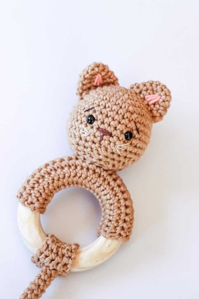 Crochet kitten rattle