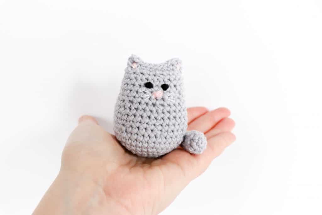 grey crochet cat pattern