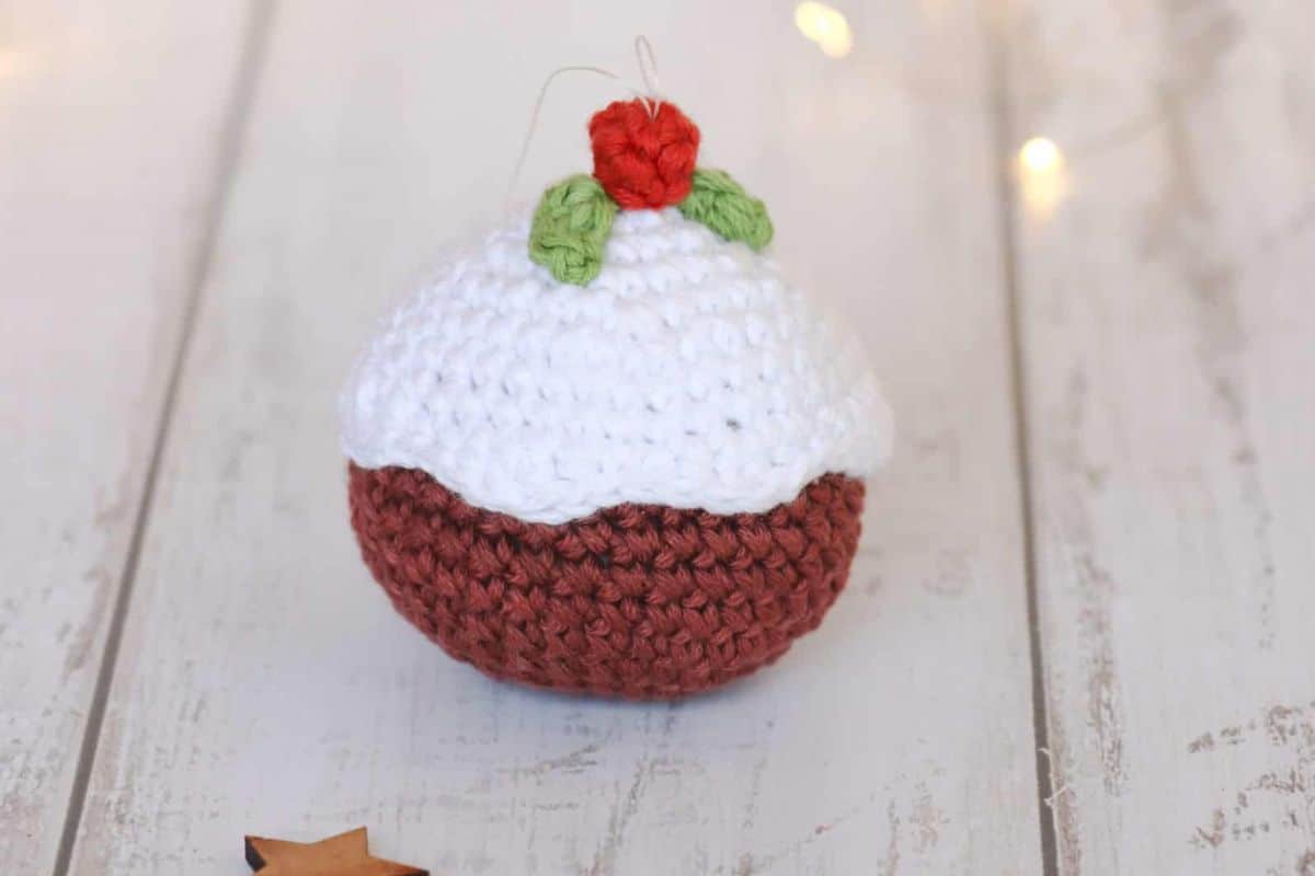 Crochet Christmas pudding pattern