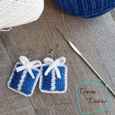 Gift box crochet earrings 