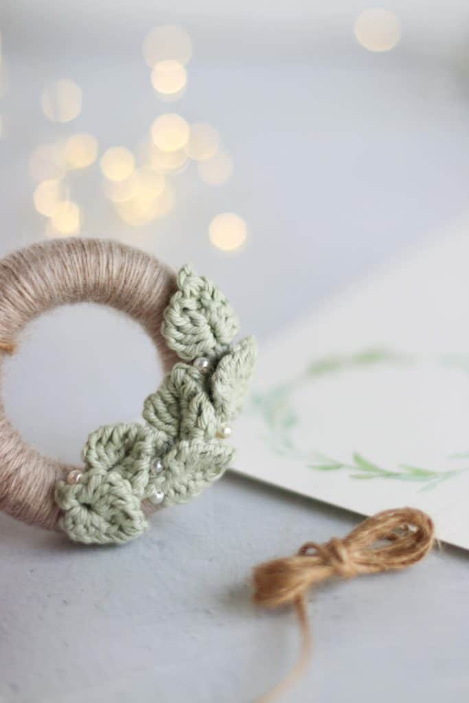 Crochet wreath ornament 