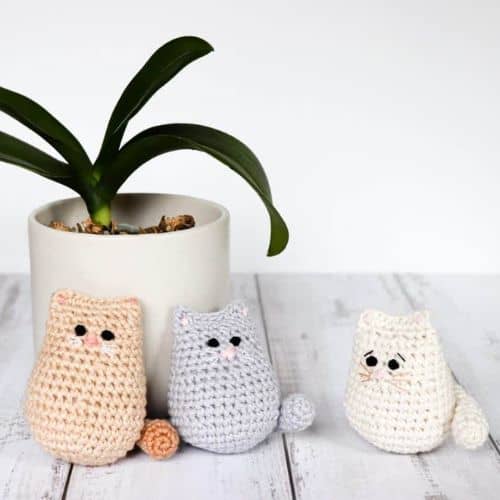 Itty Bitty Angel Kitty | Crochet Angel Cat Pattern 3 crochet amigurumi cats